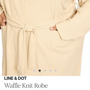 Line & Dot Waffle Knit Robe in Cream
